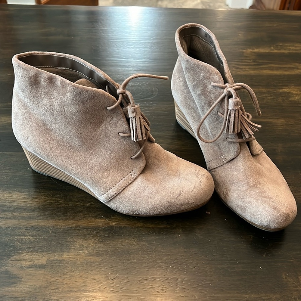 Dr. Scholls Women’s Beige Wedge Lace Up Shoes
